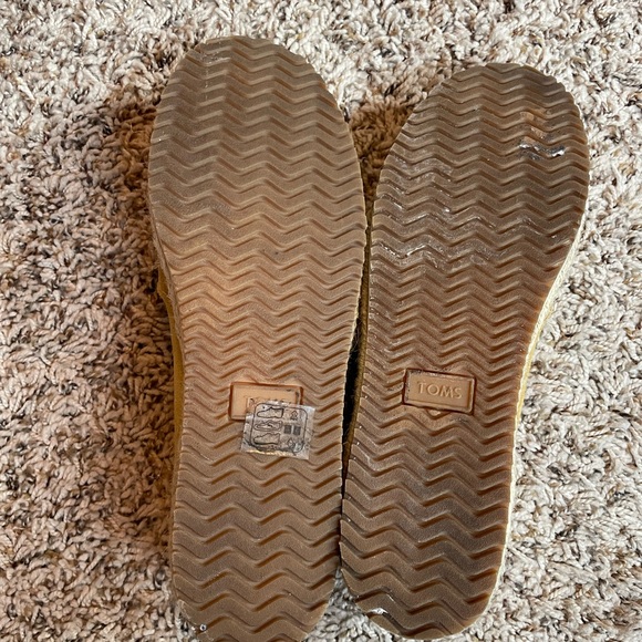 Yellow Suede Tom’s Palma Espadrille in great condition - Picture 8 of 11